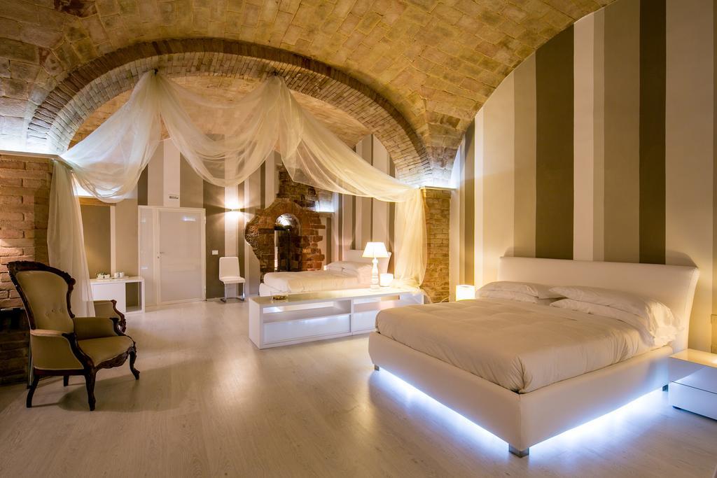 Hotel Degli Affreschi มอนเตฟัลโก ห้อง รูปภาพ