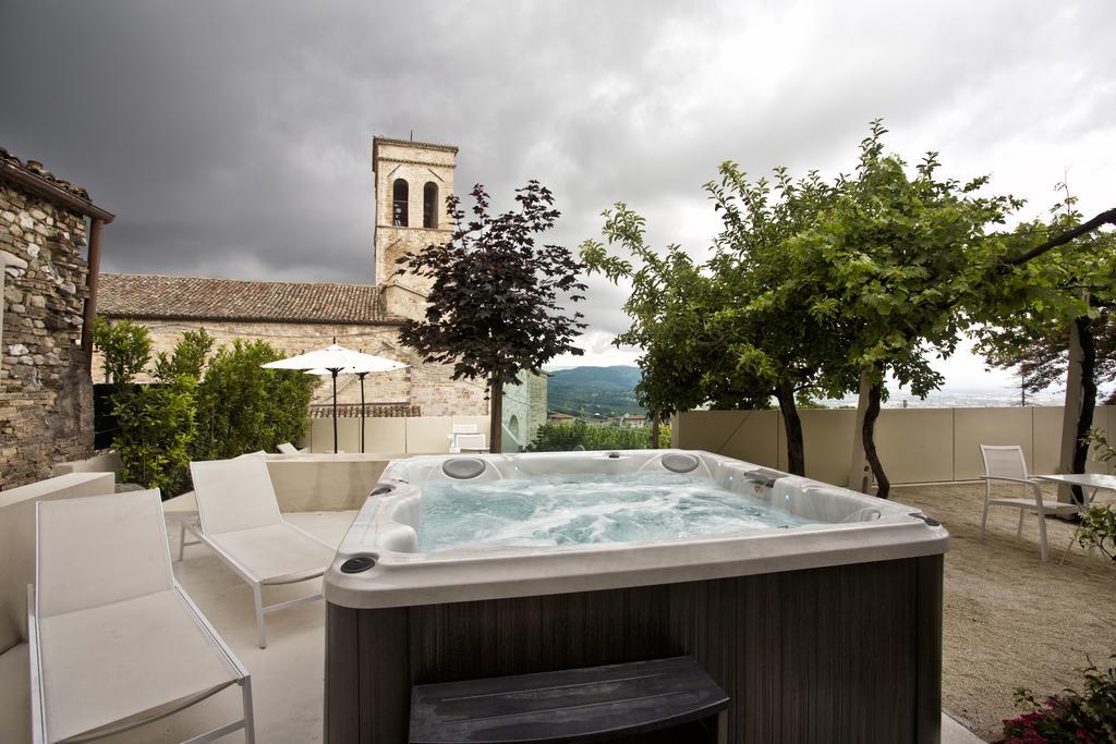 Hotel Degli Affreschi มอนเตฟัลโก ภายนอก รูปภาพ