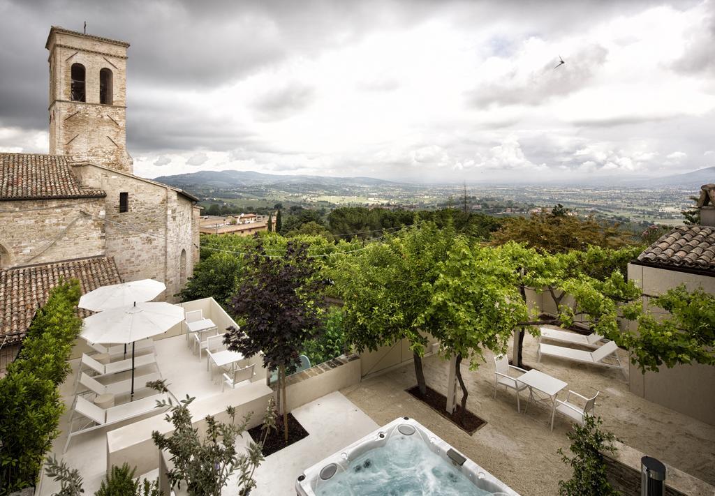 Hotel Degli Affreschi มอนเตฟัลโก ภายนอก รูปภาพ